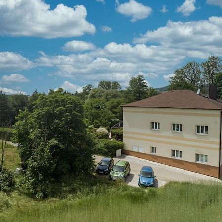 Mlynsky Ostrov Apartment 2 Zdice Екстериор снимка