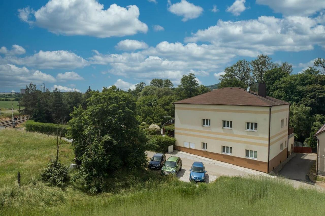 Mlynsky Ostrov Apartment 2 Zdice Екстериор снимка